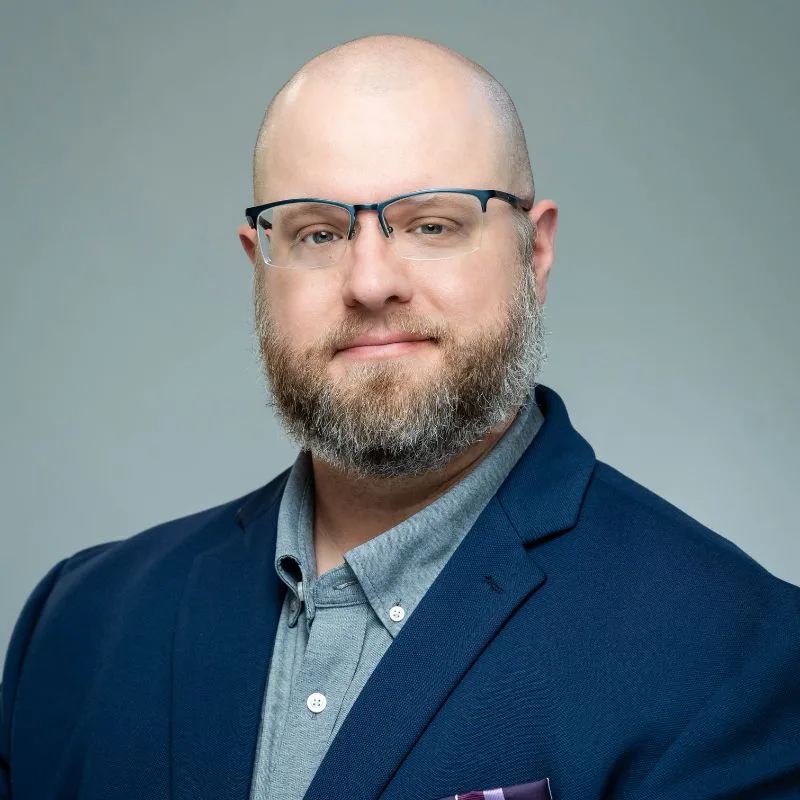 Douglas Hynes - 800 x 800