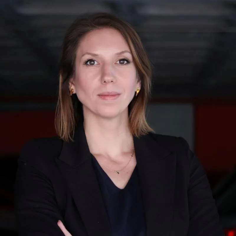 Elzbieta Czyżak - 800 x 800