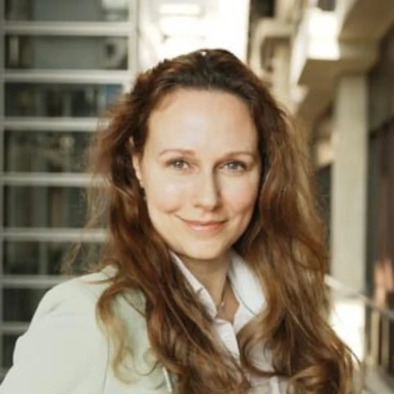 Linda Peute - 800 x 800